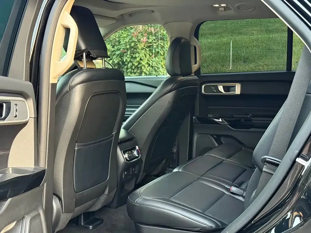 Ford Explorer 2021 из CN, фото 7