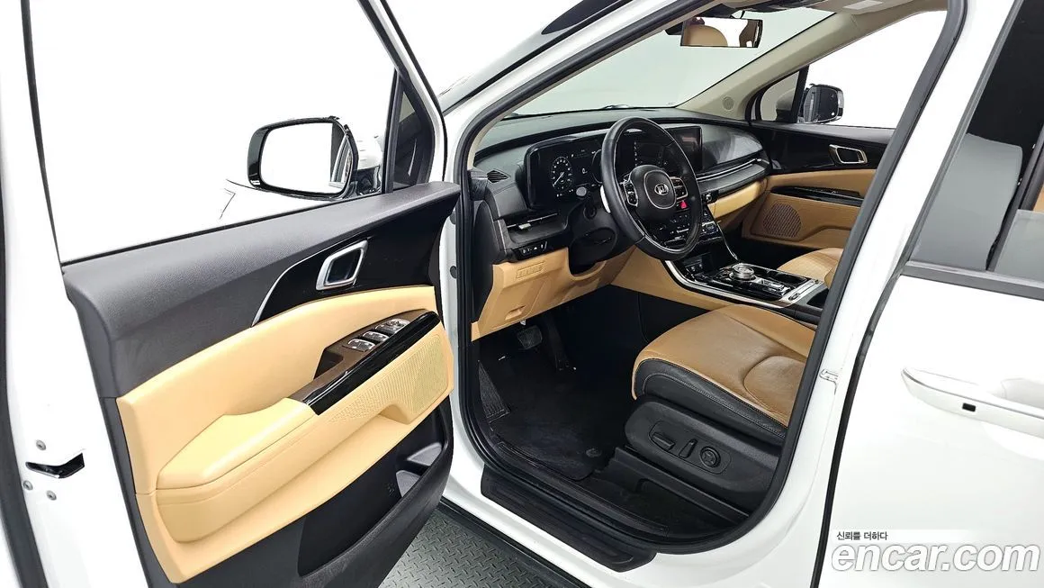 Kia Carnival — фото 10