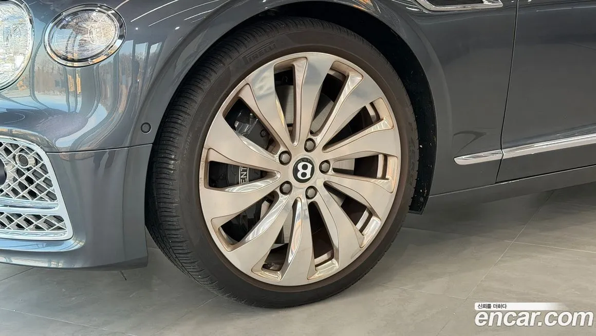 Bentley Flying Spur 2021 из KR, фото 5