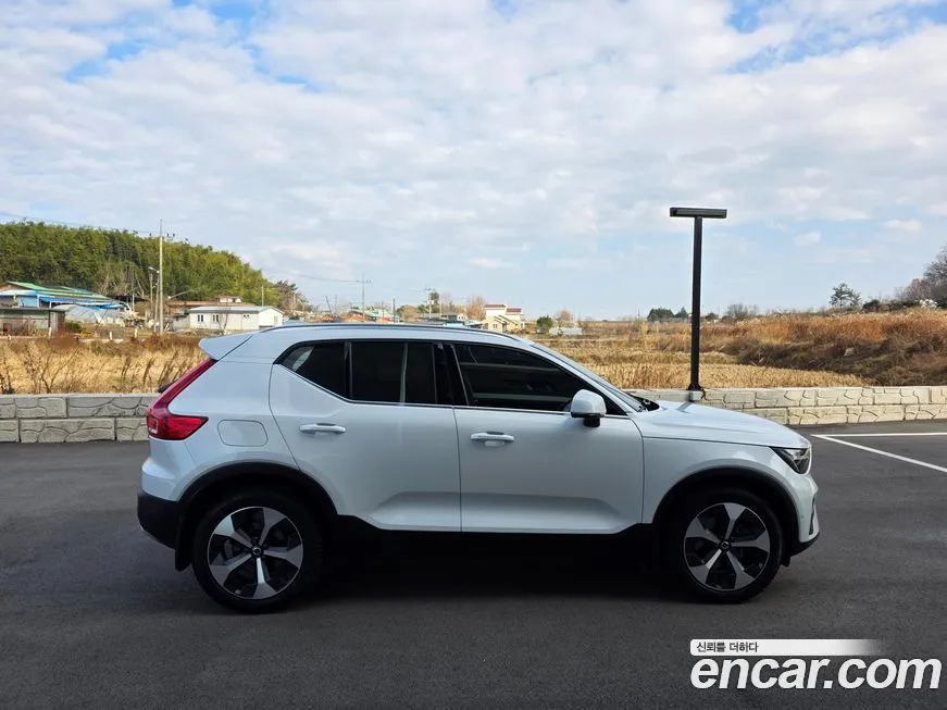 Volvo XC40 2023 из KR, фото 4