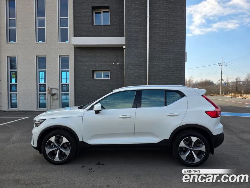 Volvo XC40 2023 из KR, фото 5