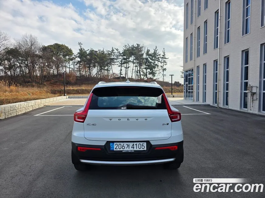 Volvo XC40 2023 из KR, фото 8