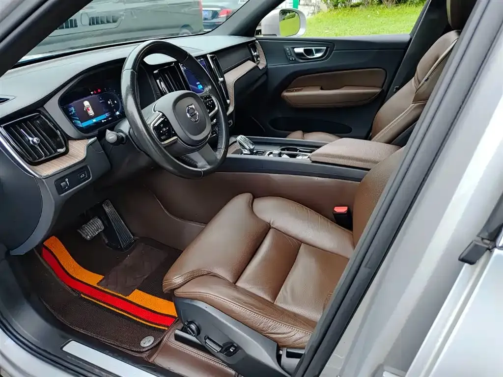 Volvo XC60 2022 из CN, фото 7