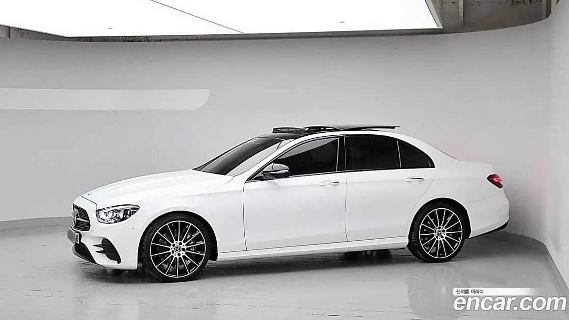 Mercedes-Benz E-Class — фото 2