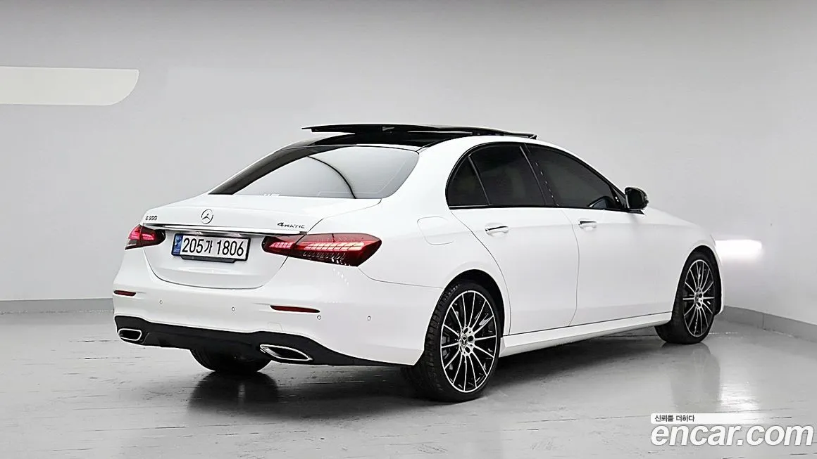 Mercedes-Benz E-Class — фото 3