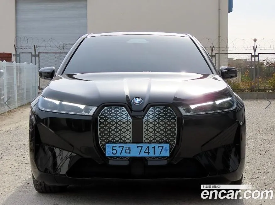 BMW iX