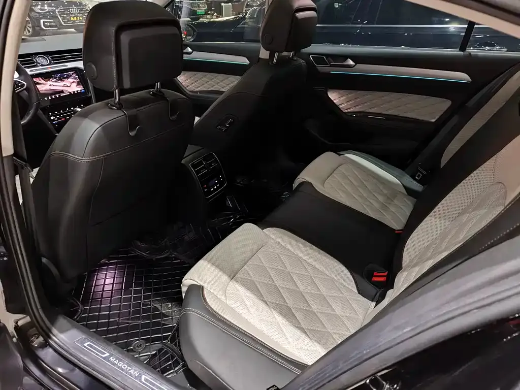 Volkswagen Magotan 2023 из CN, фото 4