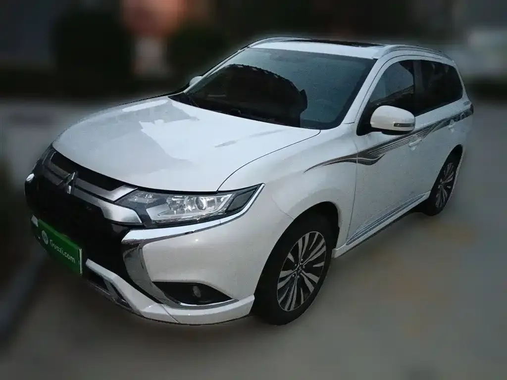 Mitsubishi Outlander — фото 2