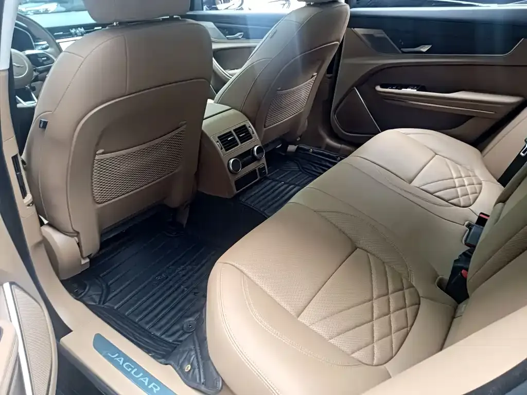 Jaguar XFL 2023 из CN, фото 10