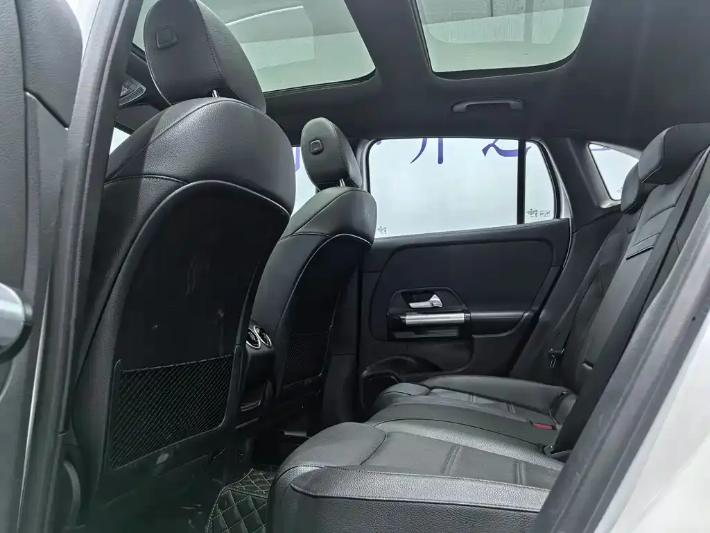 Mercedes-Benz GLA — фото 10
