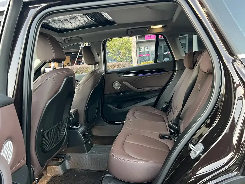 BMW X1 2021 из CN, фото 8