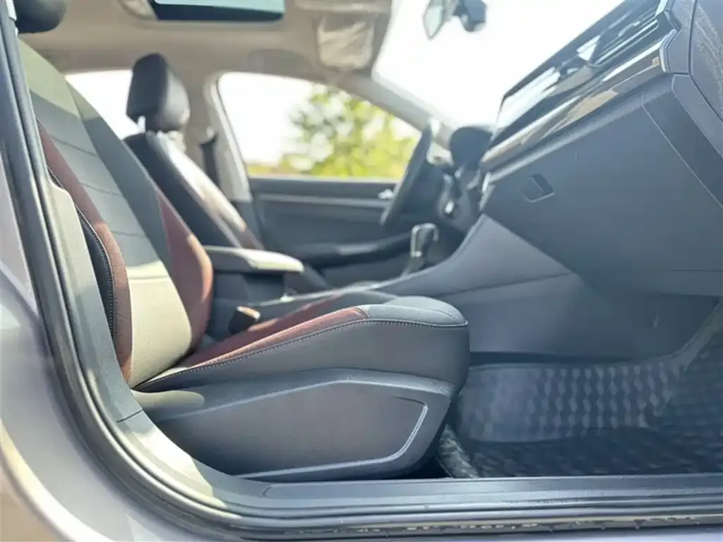 Volkswagen Bora 2022 из CN, фото 8