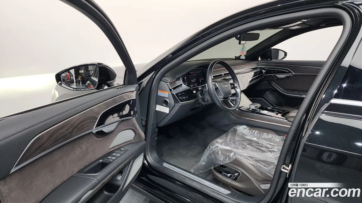 Audi A8 — фото 10