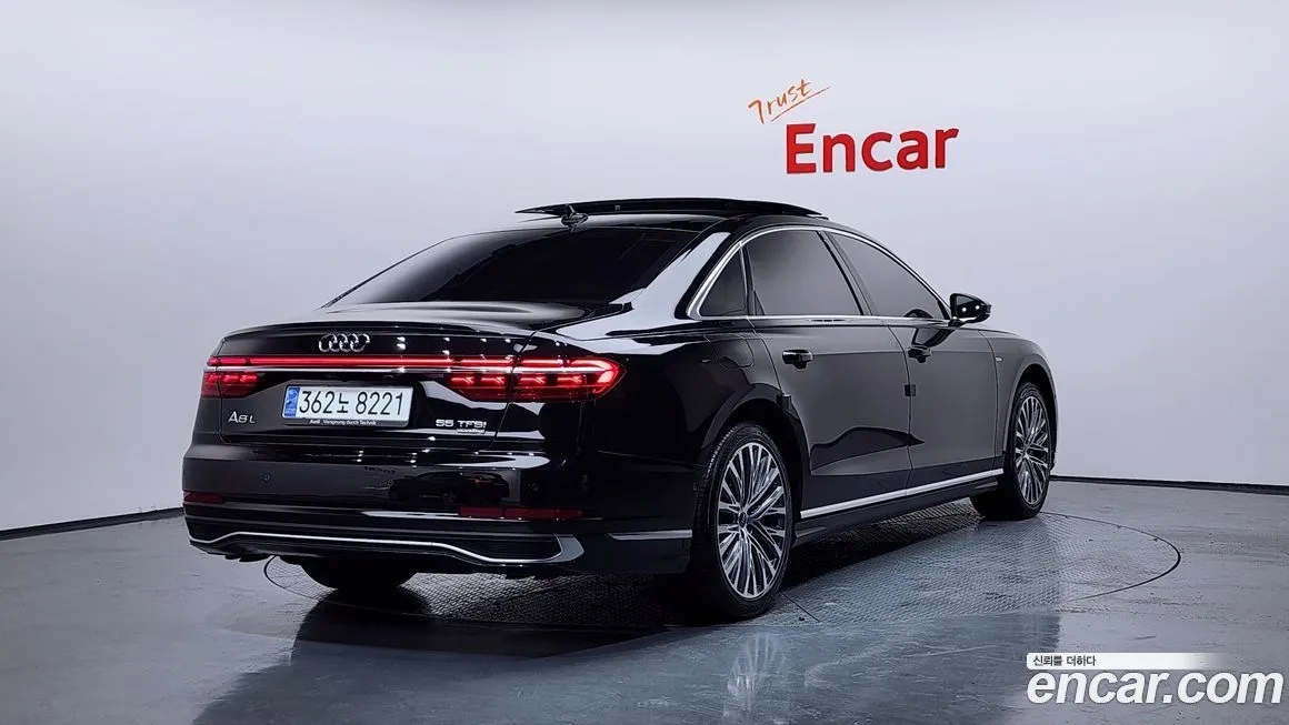 Audi A8 — фото 2