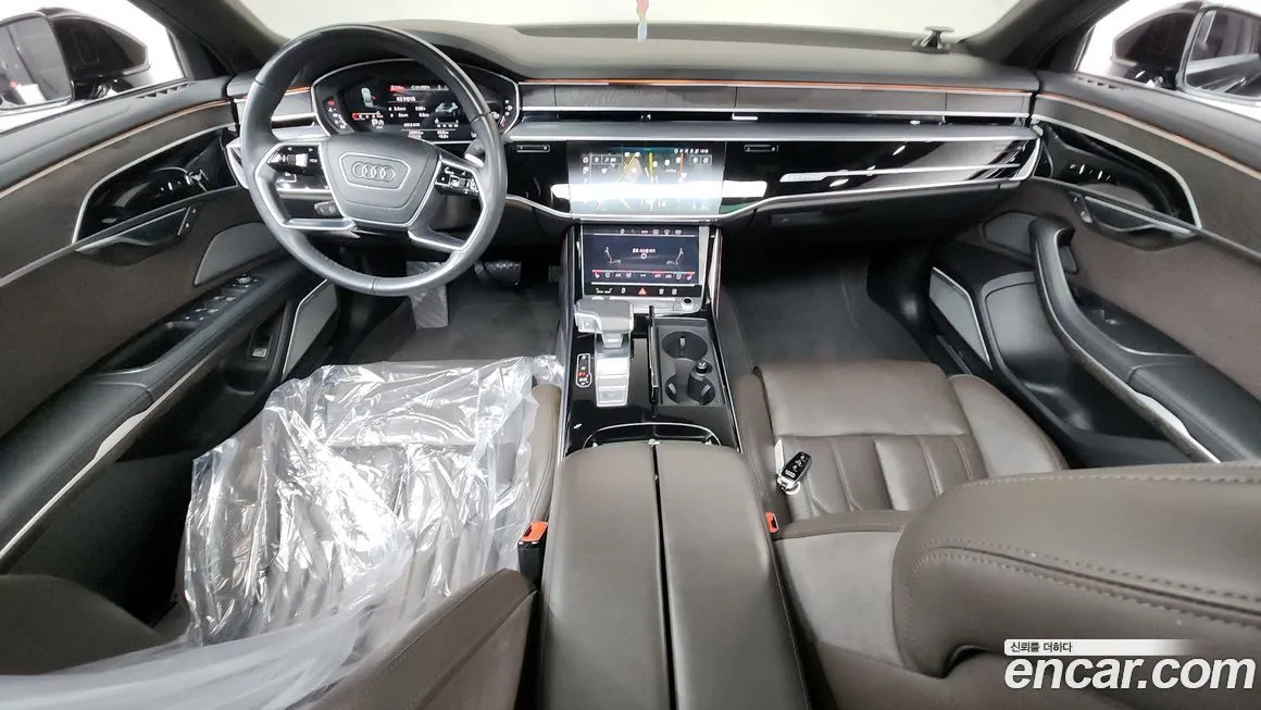 Audi A8 — фото 7