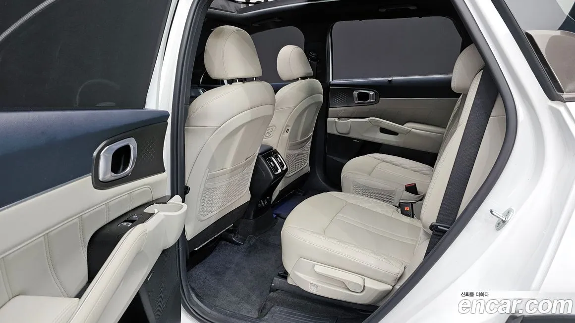 Kia Sorento — фото 10