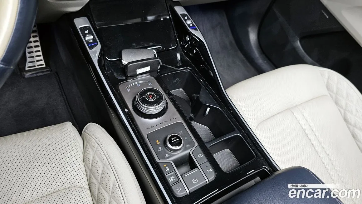 Kia Sorento — фото 9