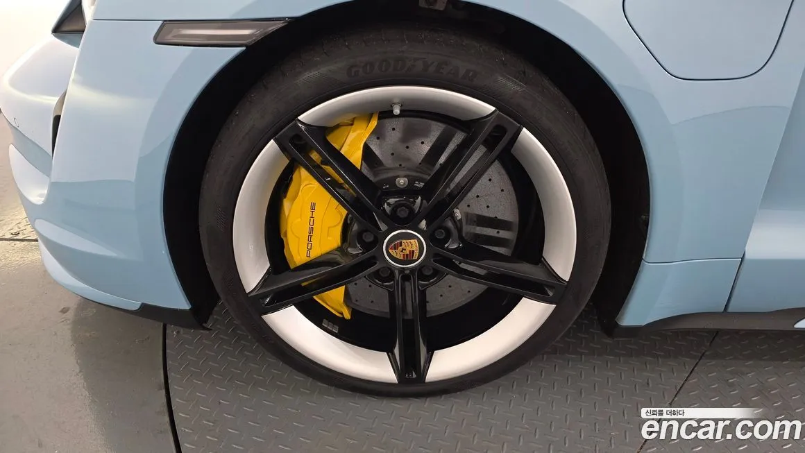 Porsche Taycan 2022 из KR, фото 5