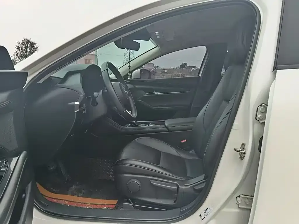Mazda 3 Axela 2021 из CN, фото 4