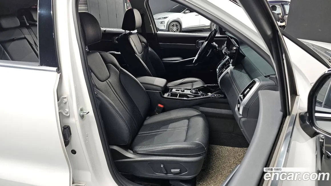 Kia Sorento — фото 10