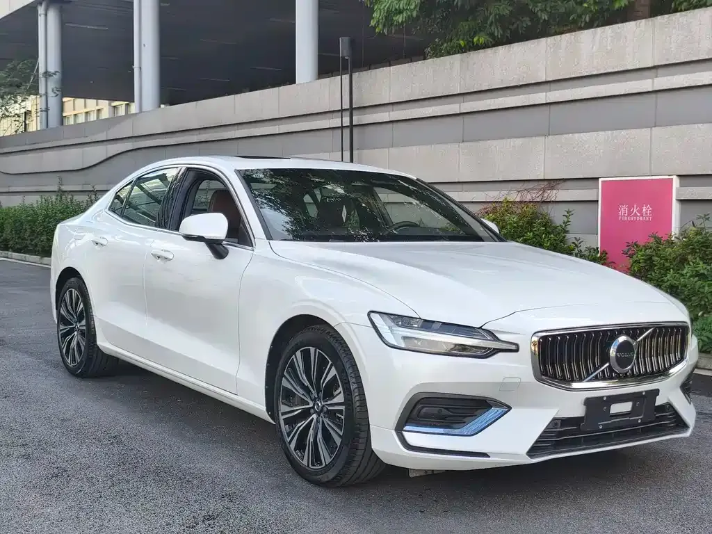 Volvo S60 2024 из CN, фото 3