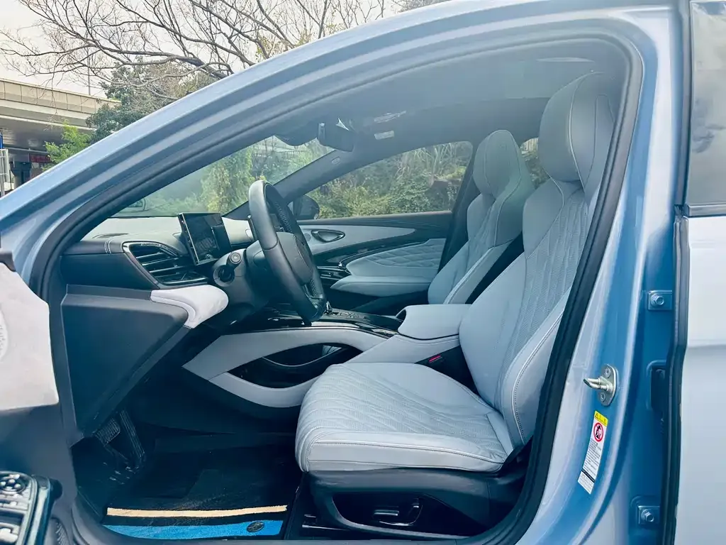 BYD Seal — фото 4