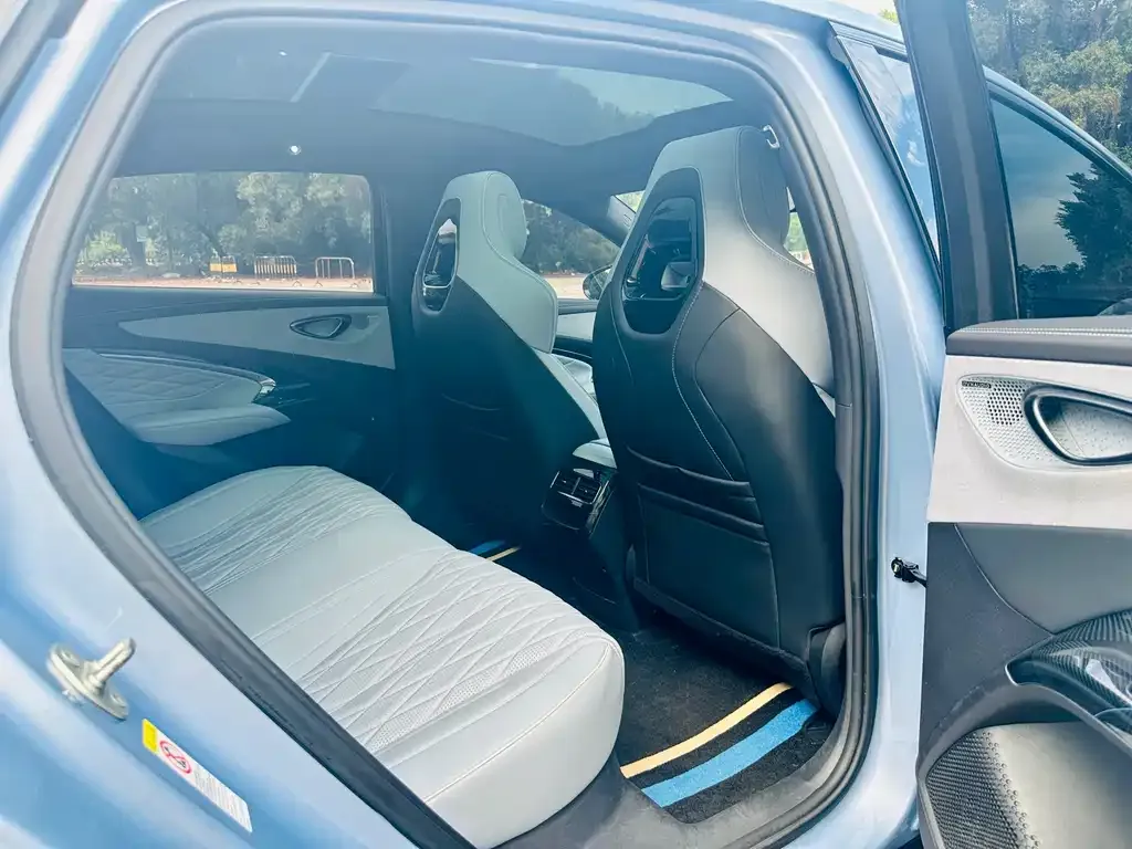 BYD Seal — фото 8