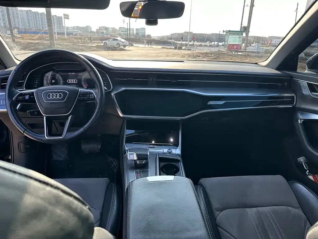Audi A6L 2023 из CN, фото 9