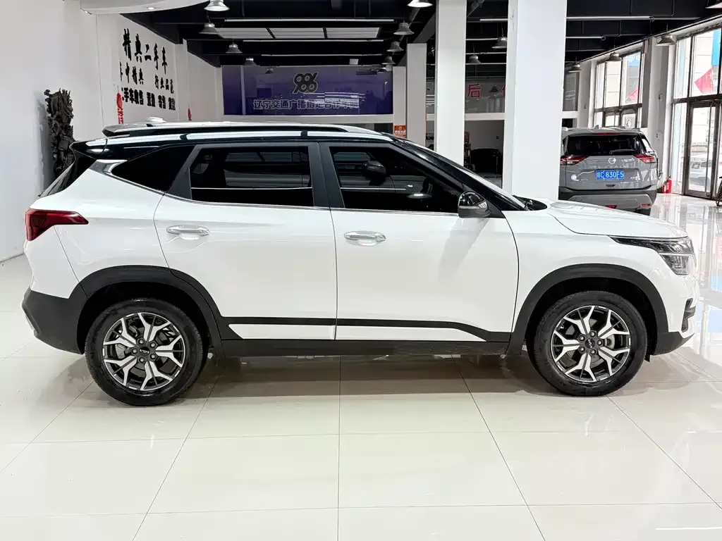 Kia KX3 2022 из CN, фото 4