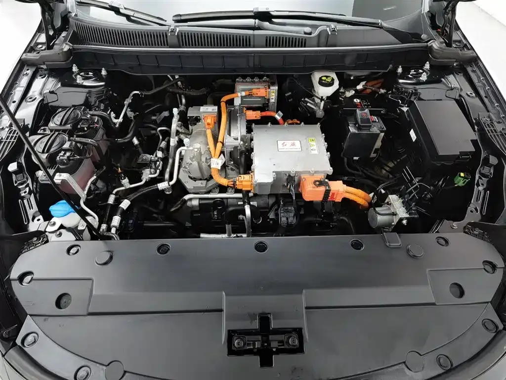 Hongqi E-QM5 2023 из CN, фото 6