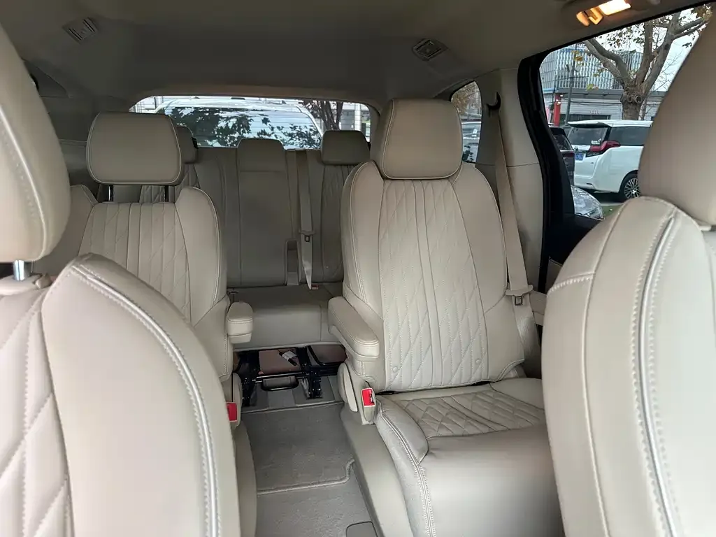 Buick GL8 2024 из CN, фото 5