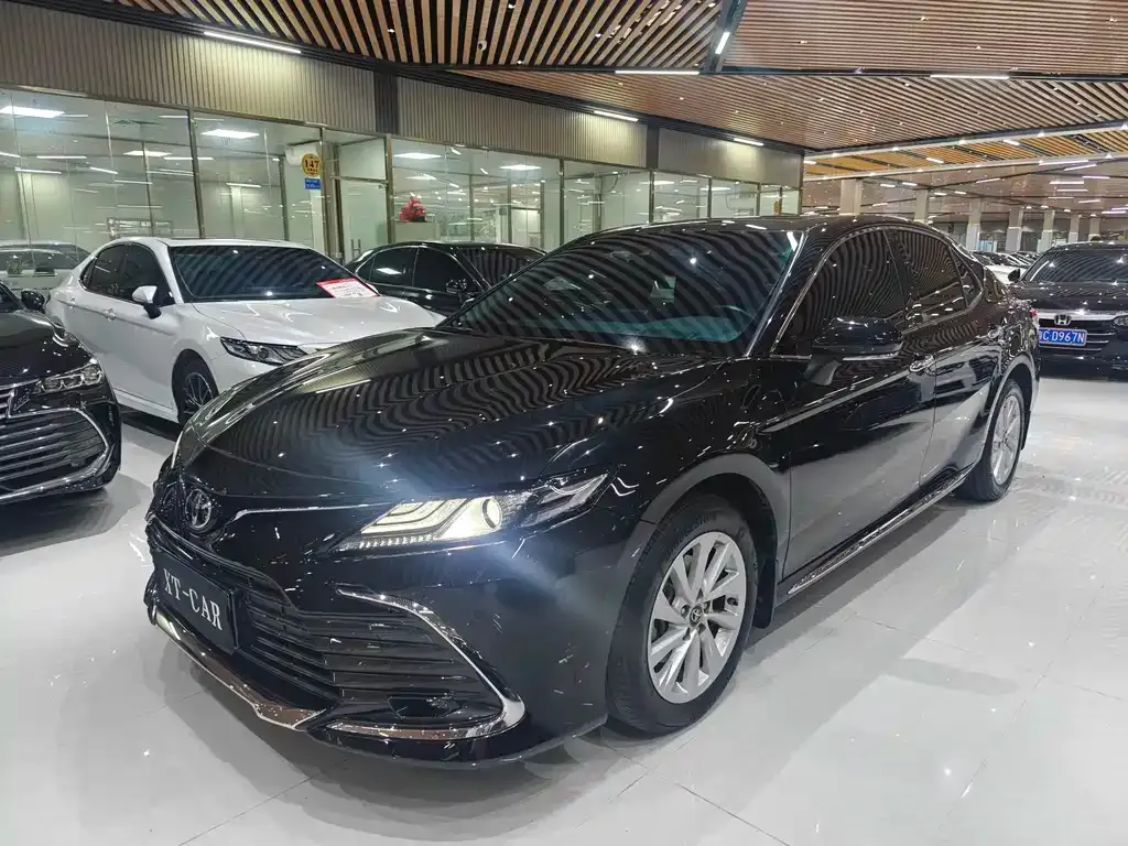 Toyota Camry 2023 из CN, фото 1