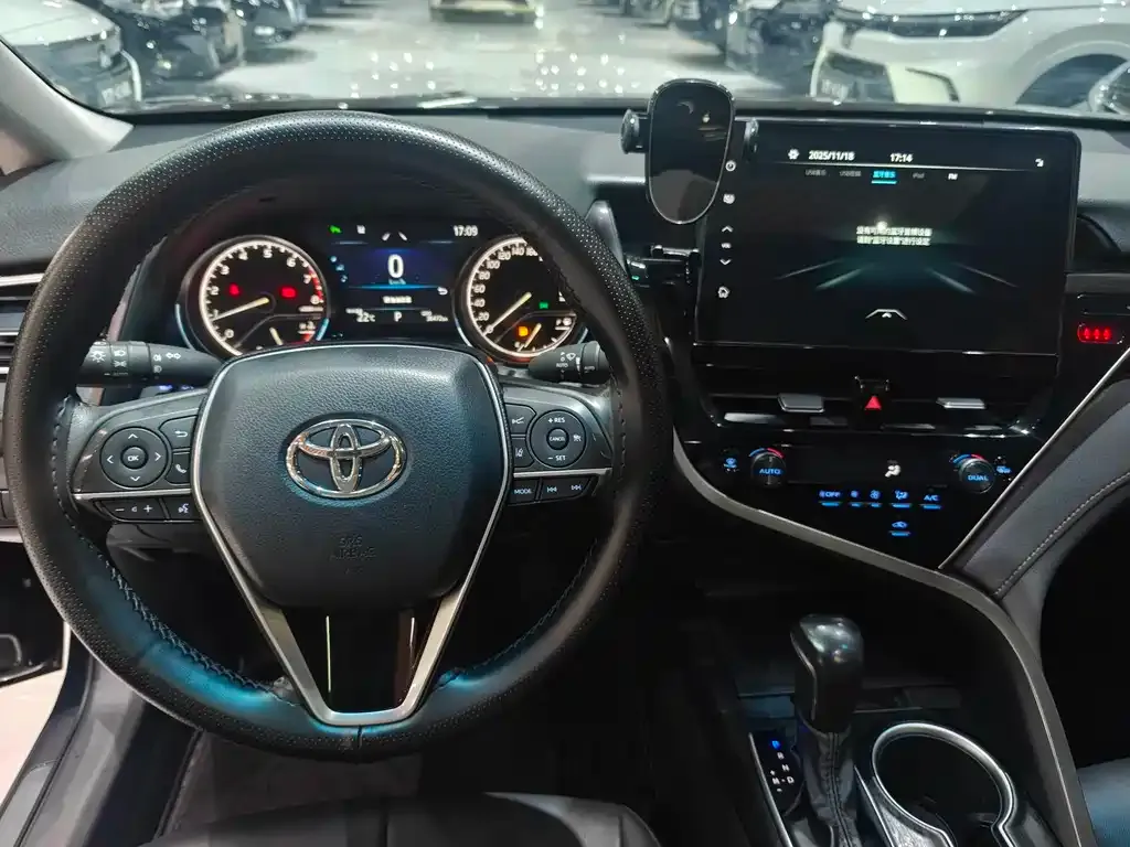 Toyota Camry 2023 из CN, фото 8