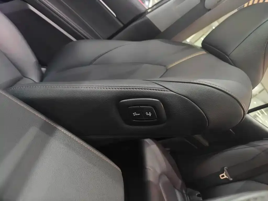 Toyota Camry 2023 из CN, фото 9