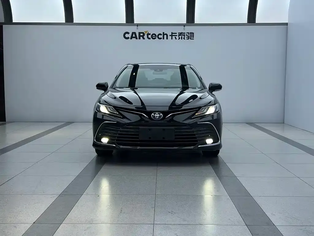 Toyota Camry 2021 из CN, фото 2