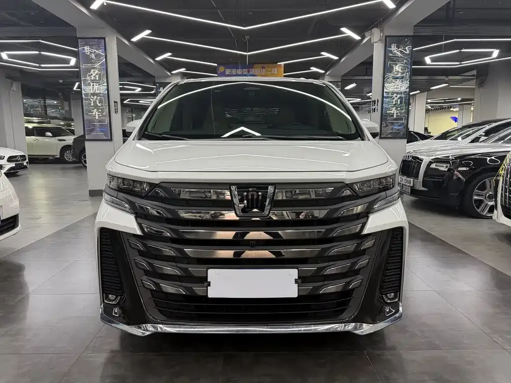 Toyota Vellfire 2023 из CN, фото 2