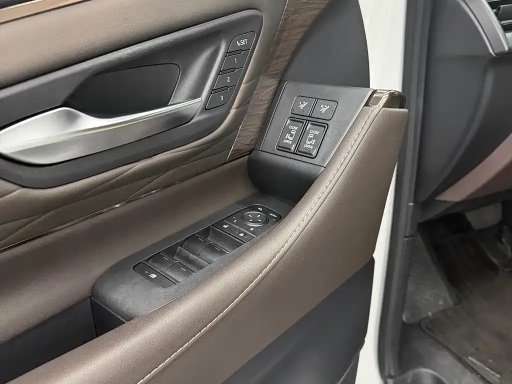 Toyota Vellfire 2023 из CN, фото 6