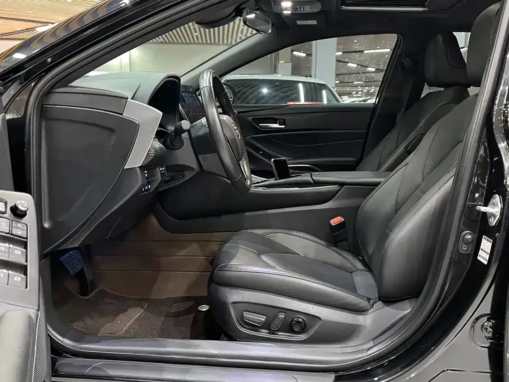 Toyota Avalon 2023 из CN, фото 9