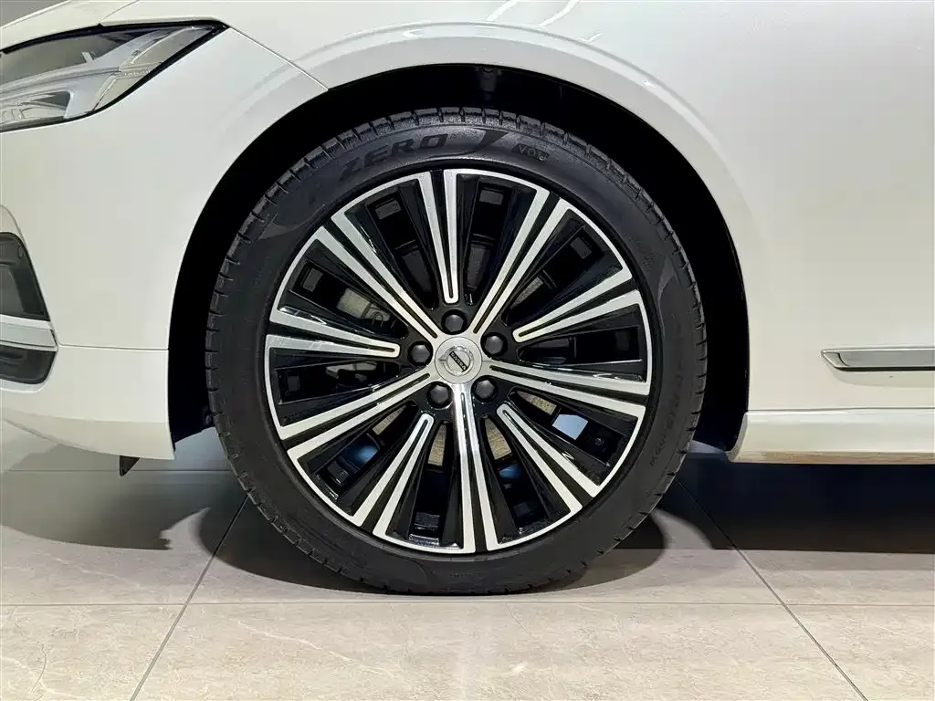Volvo S90 2024 из CN, фото 10