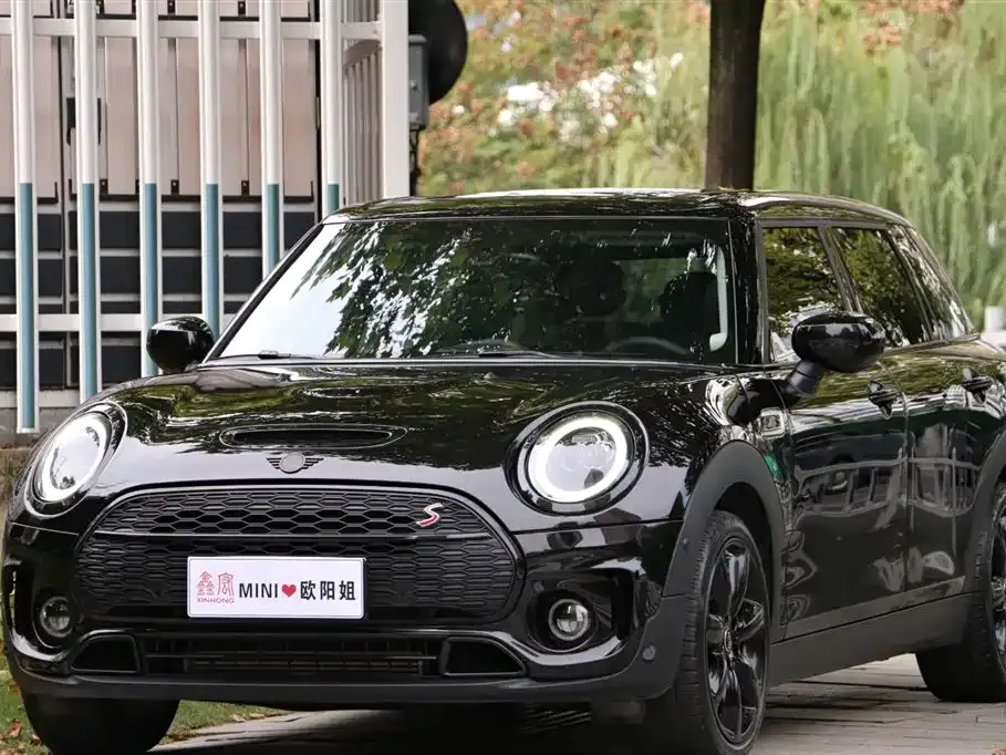 MINI Clubman — фото 1