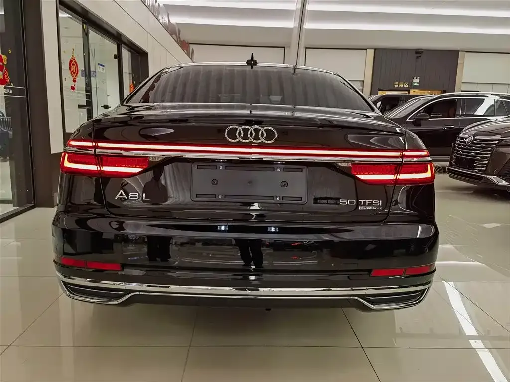 Audi A8 2022 из CN, фото 3