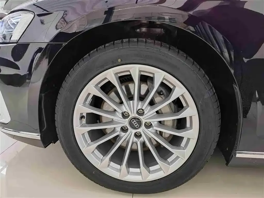 Audi A8 2022 из CN, фото 7