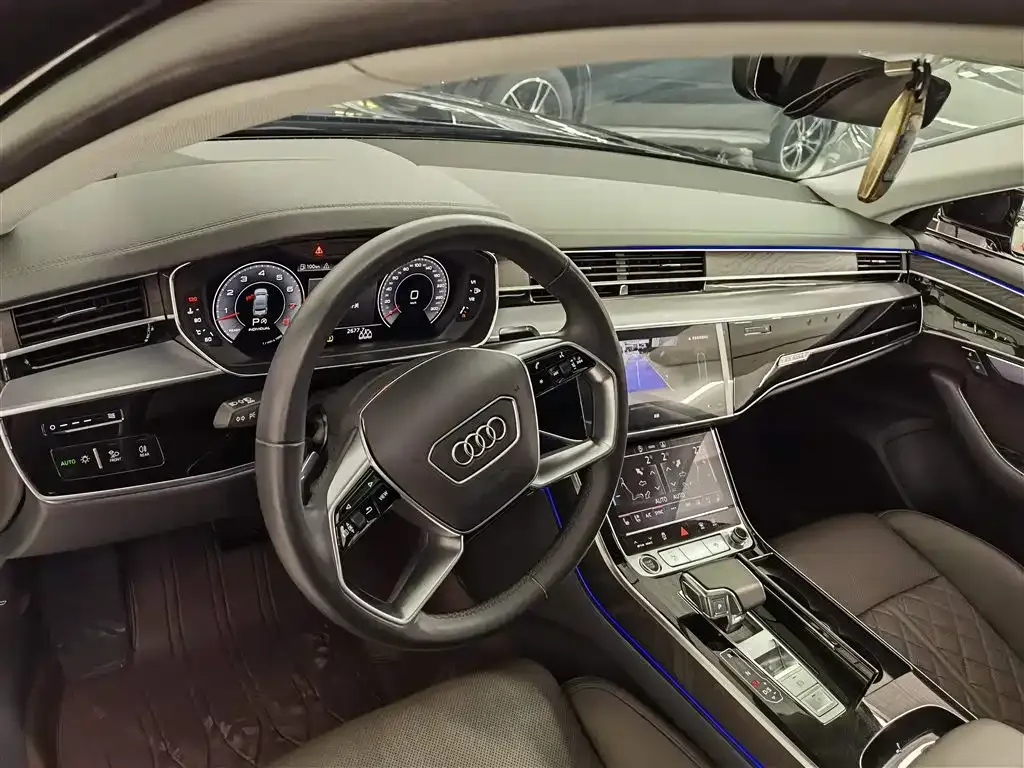 Audi A8 2022 из CN, фото 9