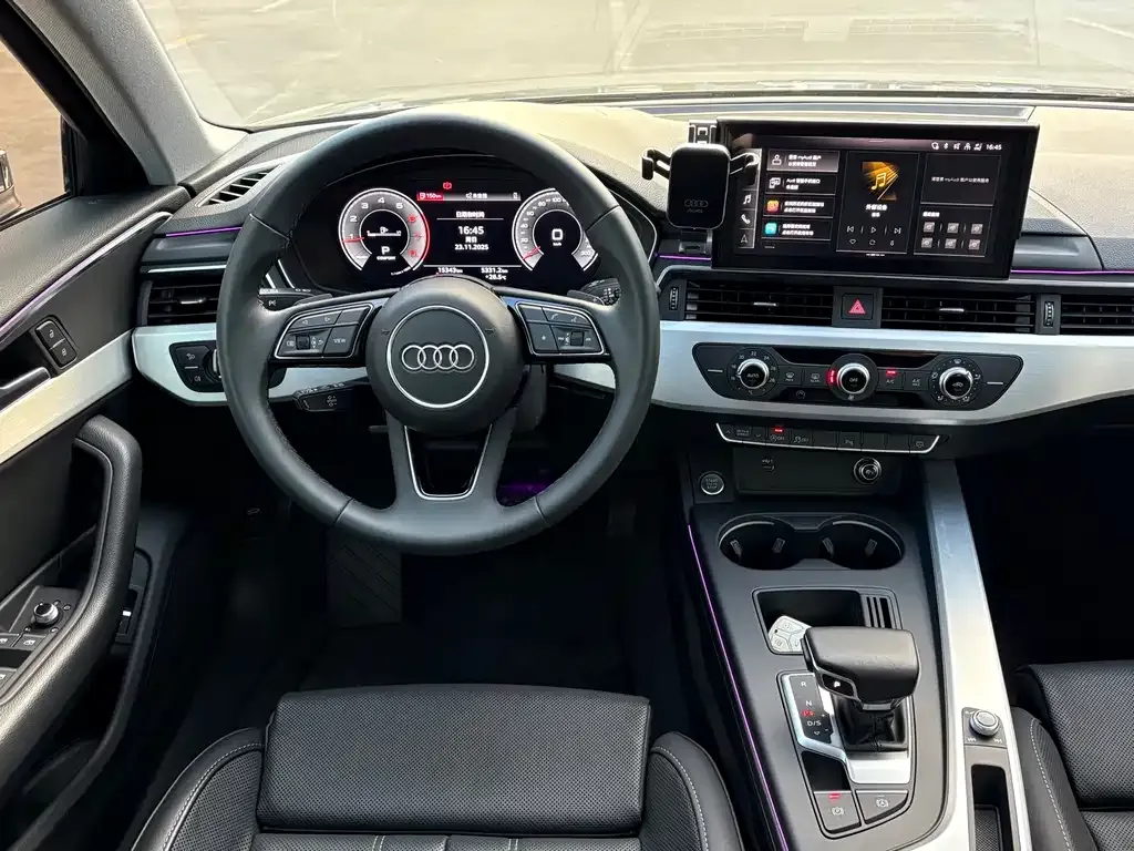 Audi A4L 2023 из CN, фото 4