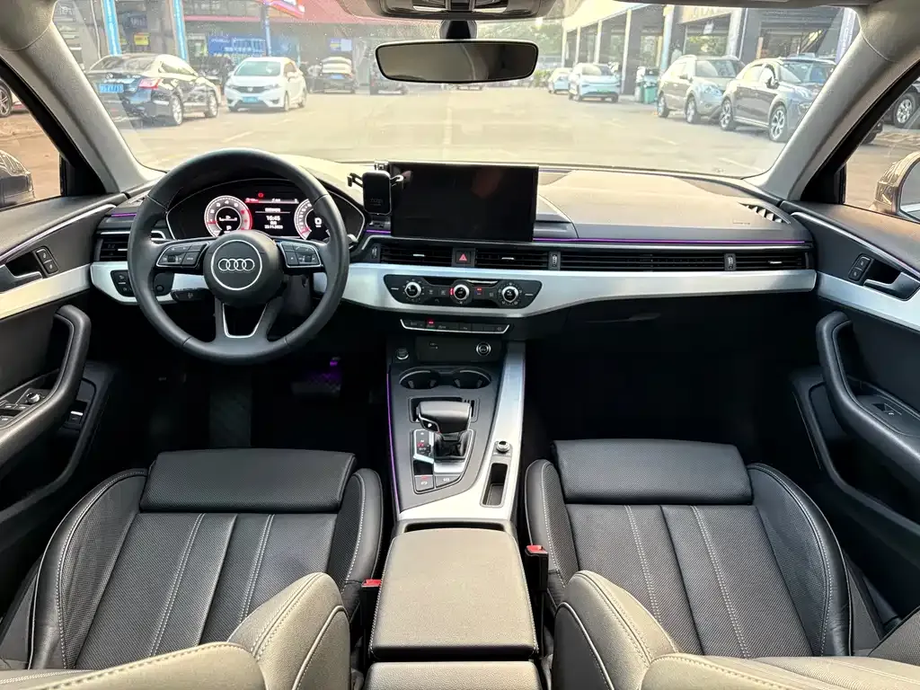 Audi A4L 2023 из CN, фото 6