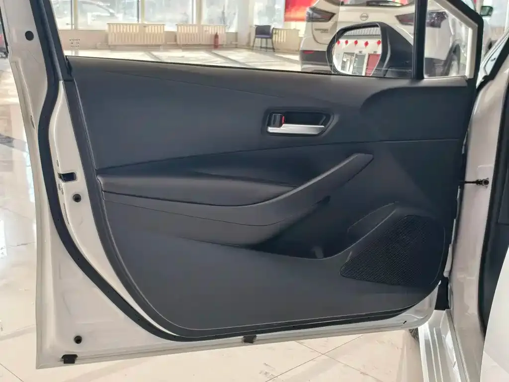 Toyota Corolla 2021 из CN, фото 8