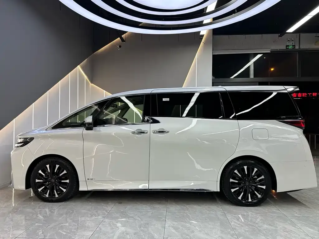 Toyota Vellfire 2024 из CN, фото 7
