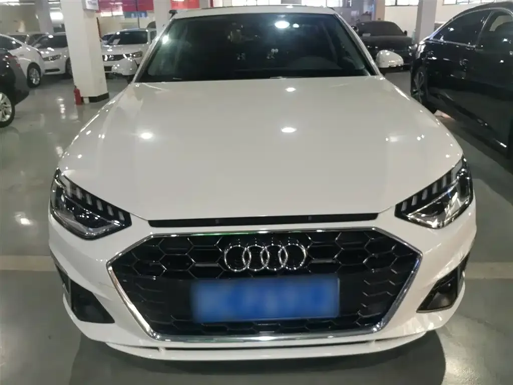 Audi A4L 2023 из CN, фото 3