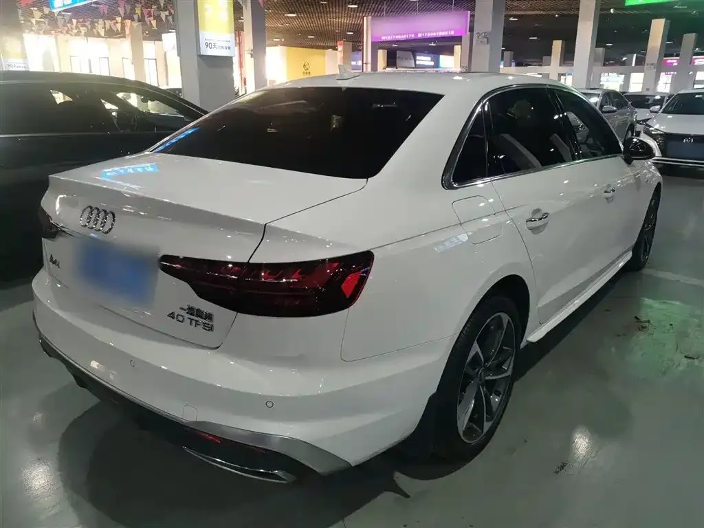Audi A4L 2023 из CN, фото 7