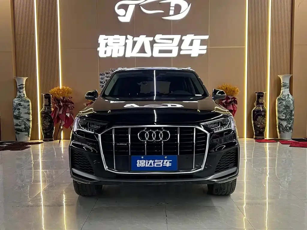 Audi Q7 2023 из CN, фото 2